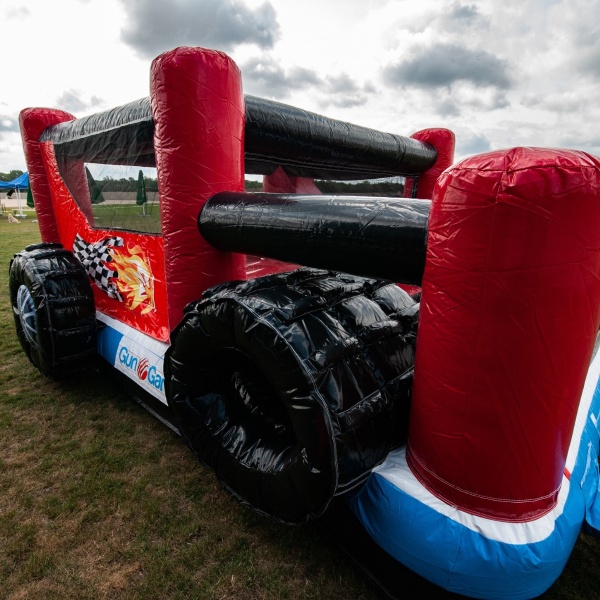 Gonfiabile Monster Truck - gonfiabile da salto e piscina asciutta