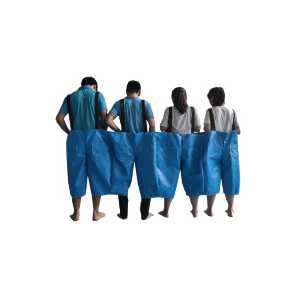 Pantaloni per quattro persone