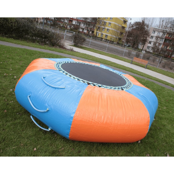Trampolino - parchi acquatici gonfiabili