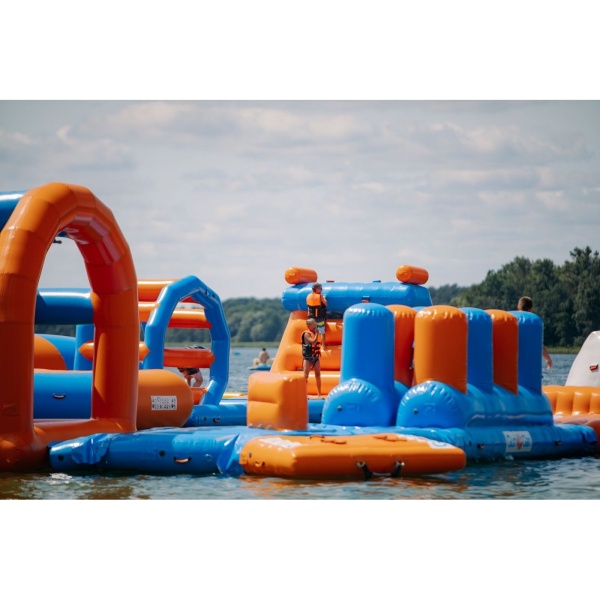 Parco acquatico gonfiabile Theta (48 x 25 m)